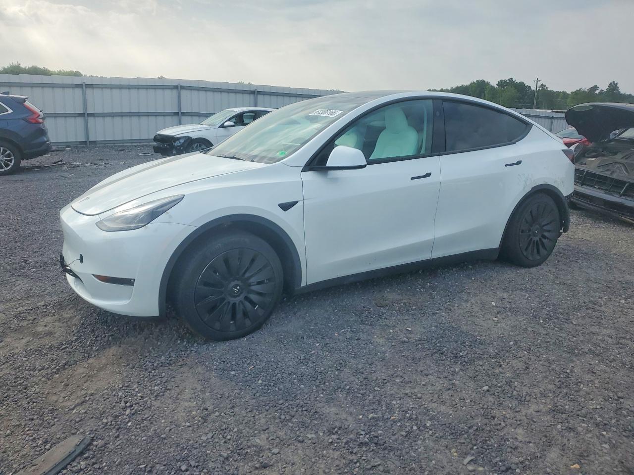 7SAYGAEEXRF073760 · 2024 TESLA MODEL Y