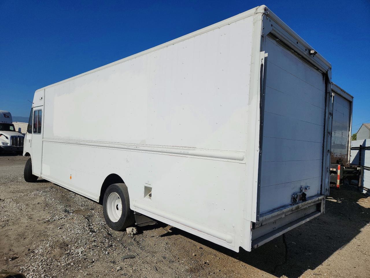 1F66F5KY6G0A13616 · 2016 FORD F59 · 2/13