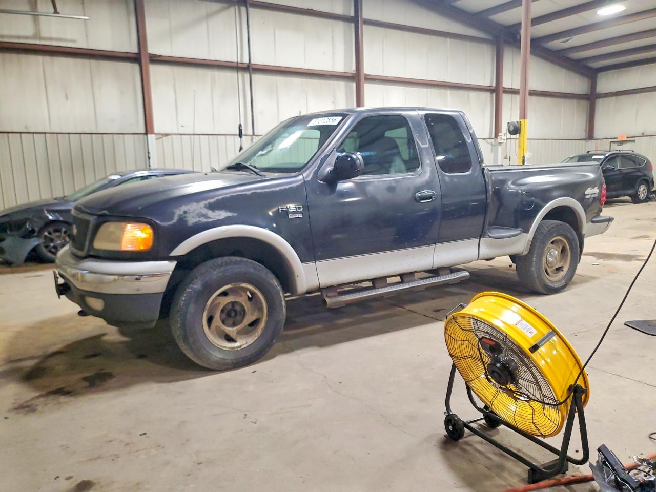 2FTRX08W8YCB14618 · 2000 FORD F150