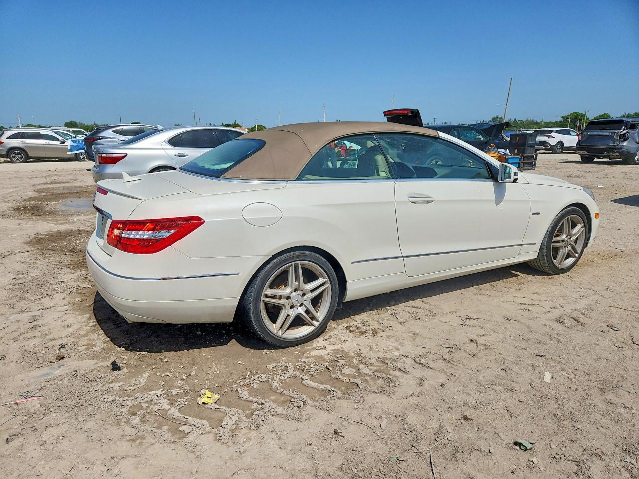 WDDKK5KF3CF176436 · 2012 MERCEDES-BENZ E · 2/11