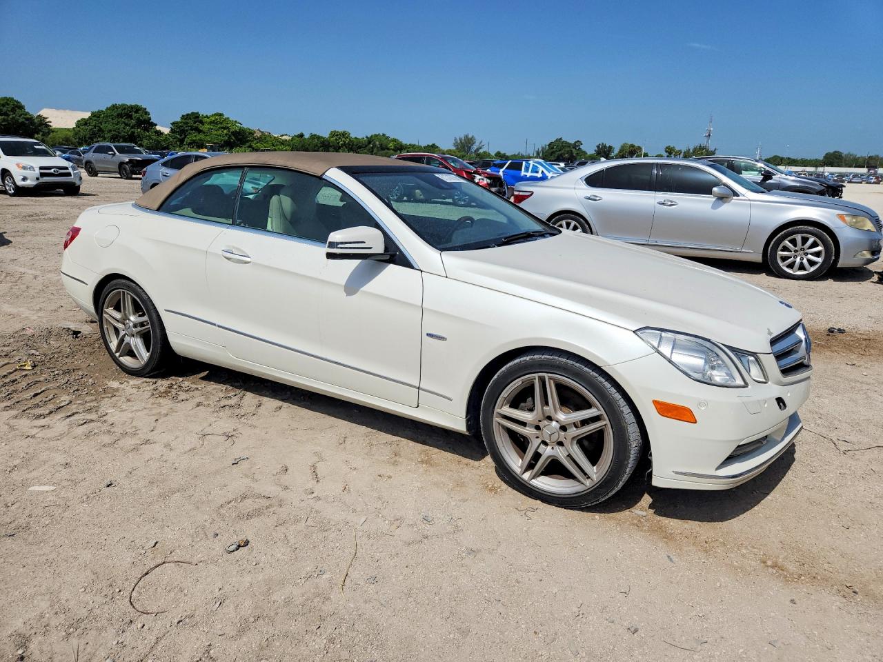WDDKK5KF3CF176436 · 2012 MERCEDES-BENZ E · 3/11