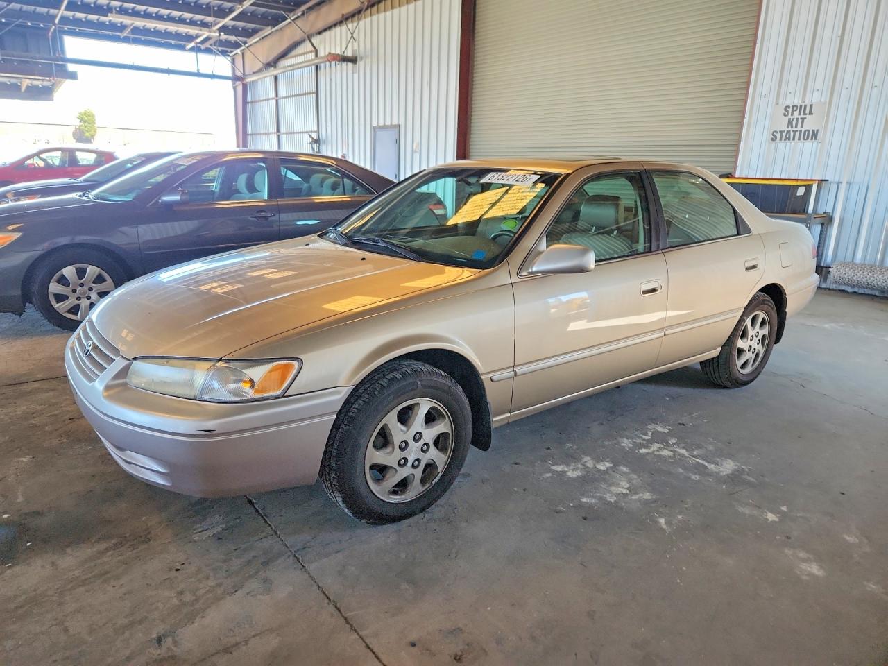 JT2BF28K3W0100698 · 1998 TOYOTA CAMRY