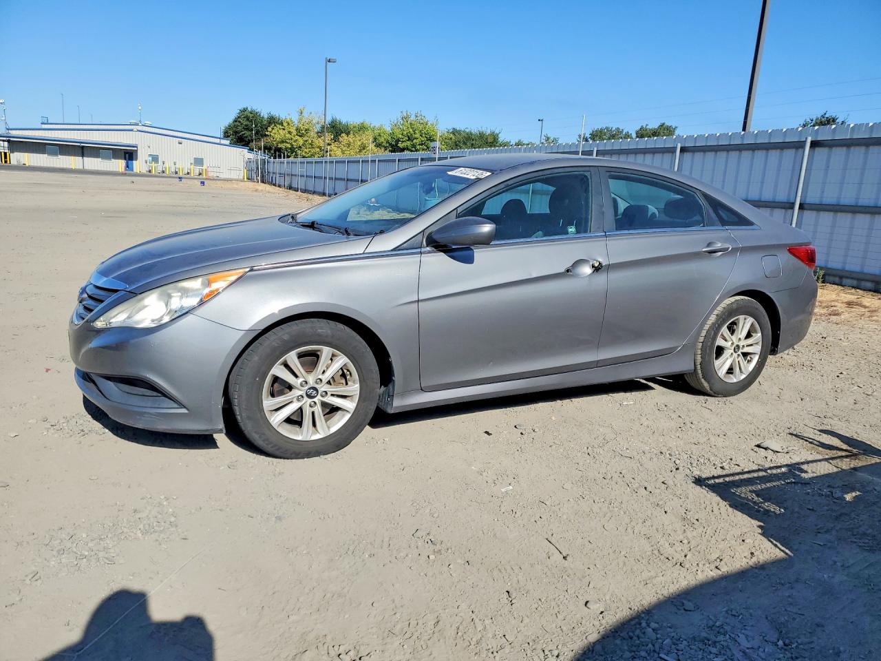 5NPEB4AC2EH880161 · 2014 HYUNDAI SONATA