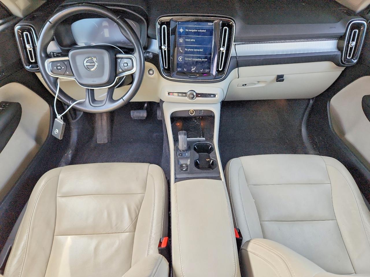 YV4162UK0K2074940 · 2019 VOLVO XC40 · 8/13