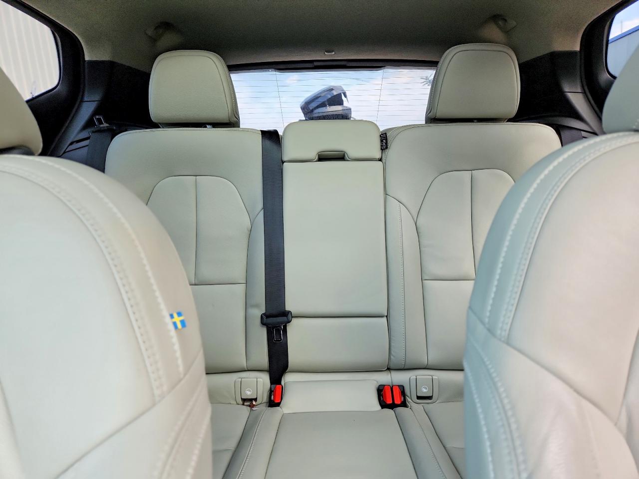 YV4162UK0K2074940 · 2019 VOLVO XC40 · 10/13