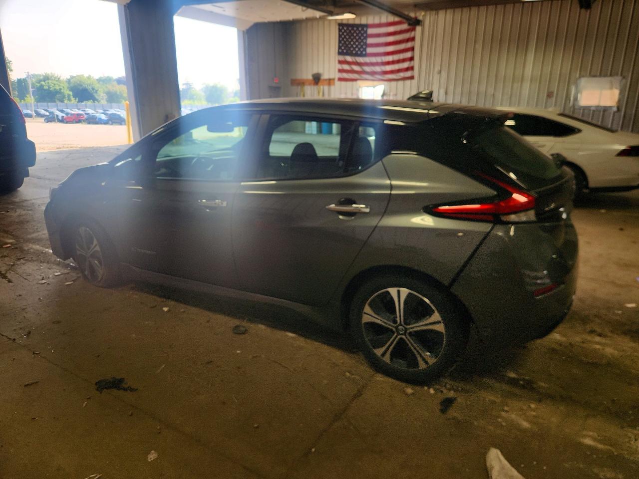 1N4AZ1CP5JC300616 · 2018 NISSAN LEAF · 2/14