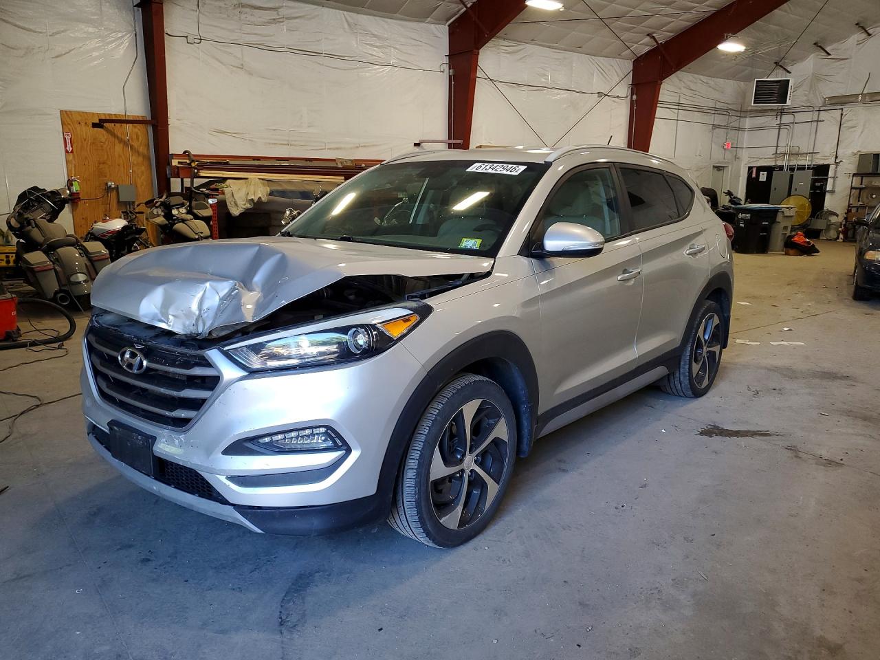 KM8J3CA27HU515736 · 2017 HYUNDAI TUCSON
