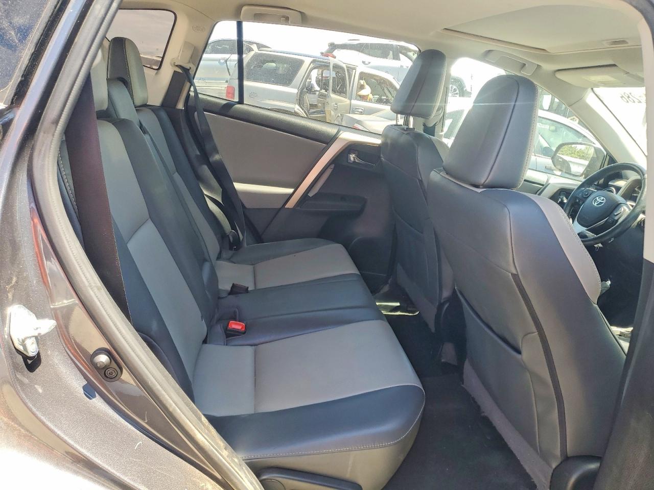 2T3YFREV3FW229884 · 2015 TOYOTA RAV4 · 11/14