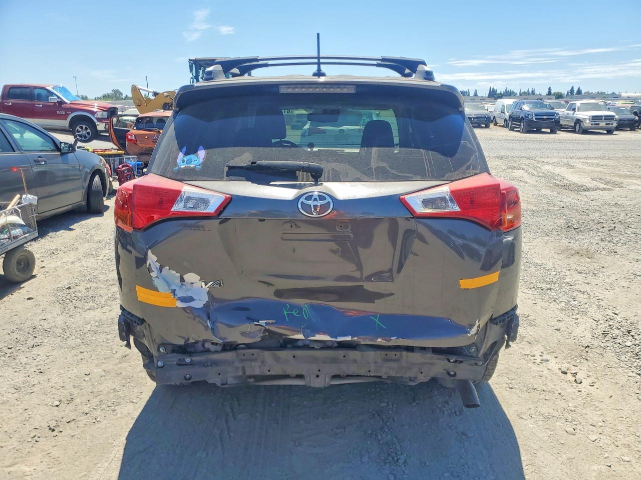 2T3YFREV3FW229884 · 2015 TOYOTA RAV4 · 6/14