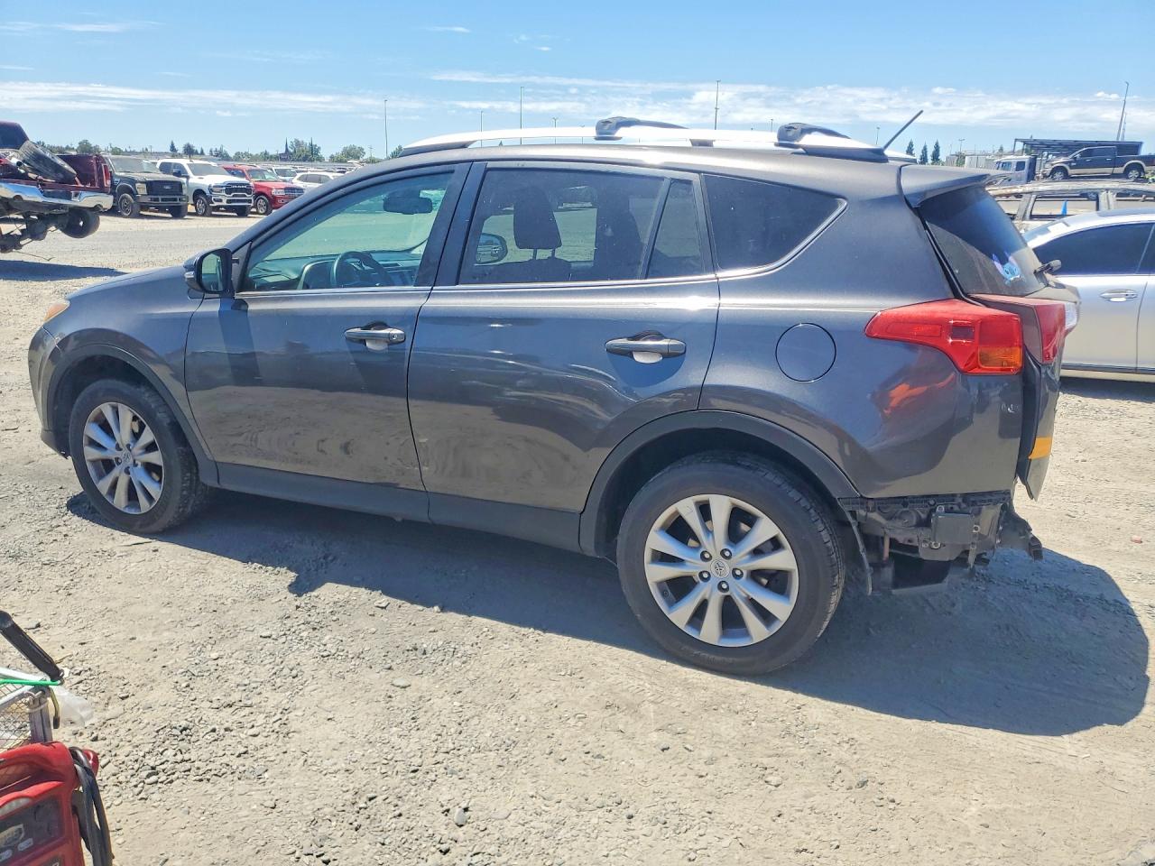 2T3YFREV3FW229884 · 2015 TOYOTA RAV4 · 2/14