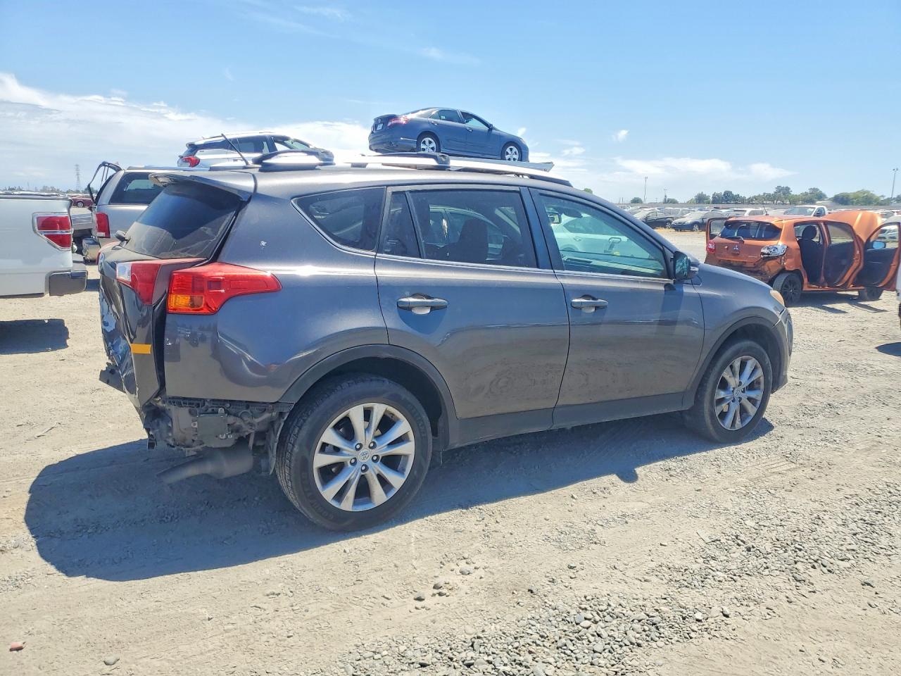 2T3YFREV3FW229884 · 2015 TOYOTA RAV4 · 3/14