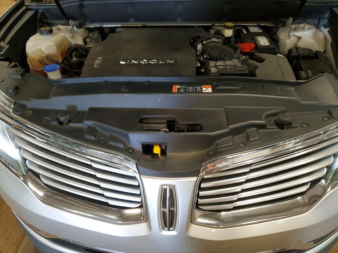 2LMTJ8LR5GBL32110 · 2016 LINCOLN MKX · 11/12