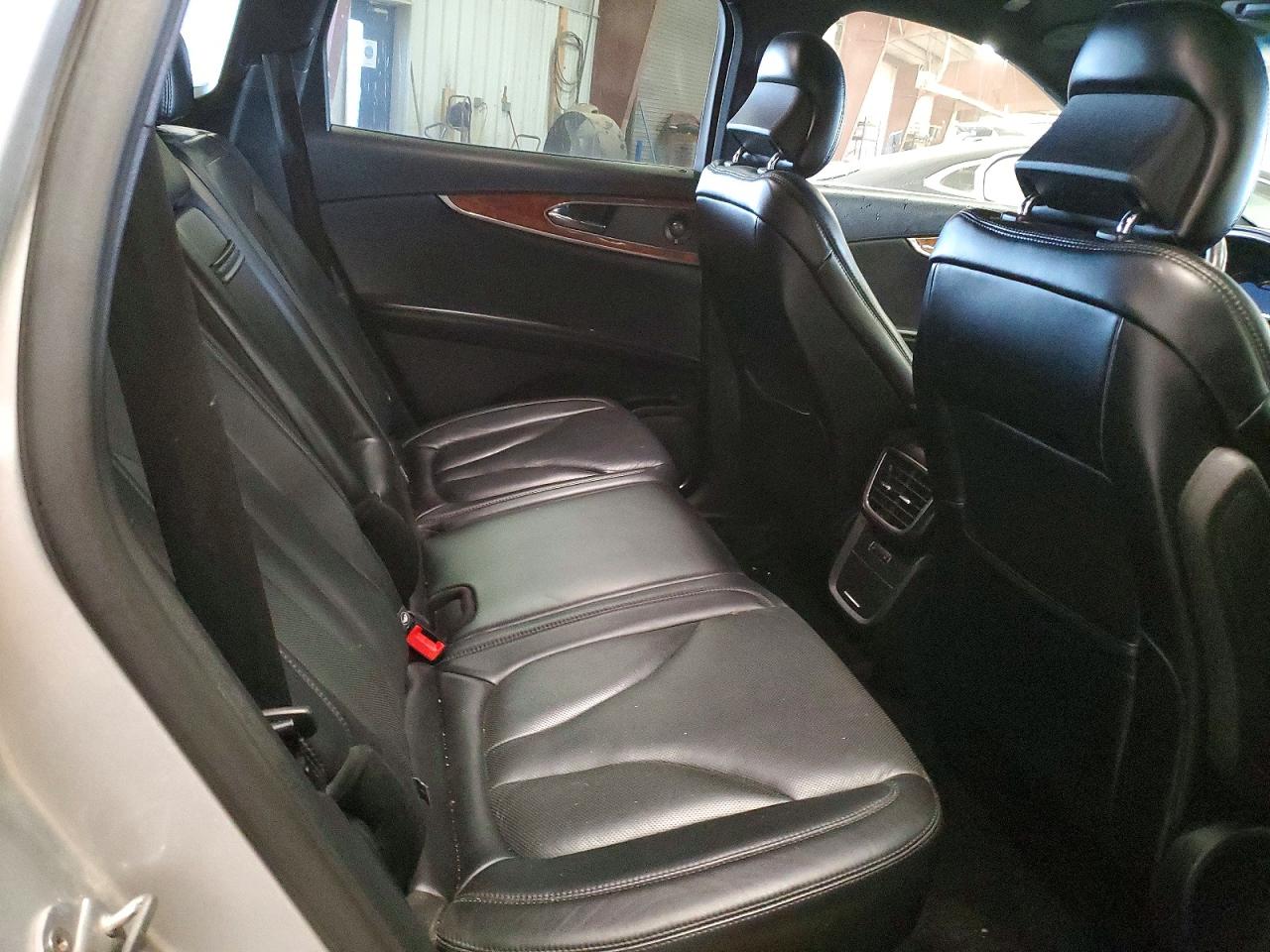 2LMTJ8LR5GBL32110 · 2016 LINCOLN MKX · 10/12