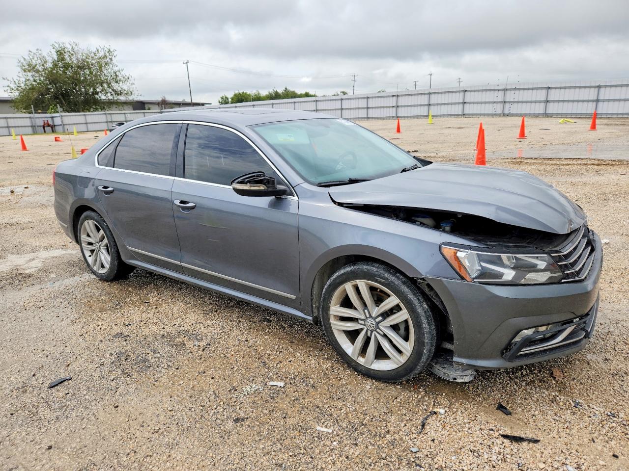 1VWCT7A36GC046458 · 2016 VOLKSWAGEN PASSAT · 4/13