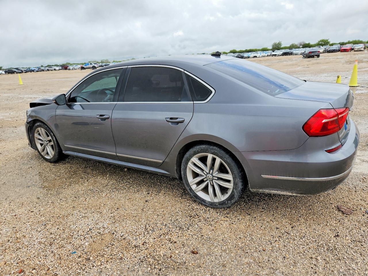 1VWCT7A36GC046458 · 2016 VOLKSWAGEN PASSAT · 2/13