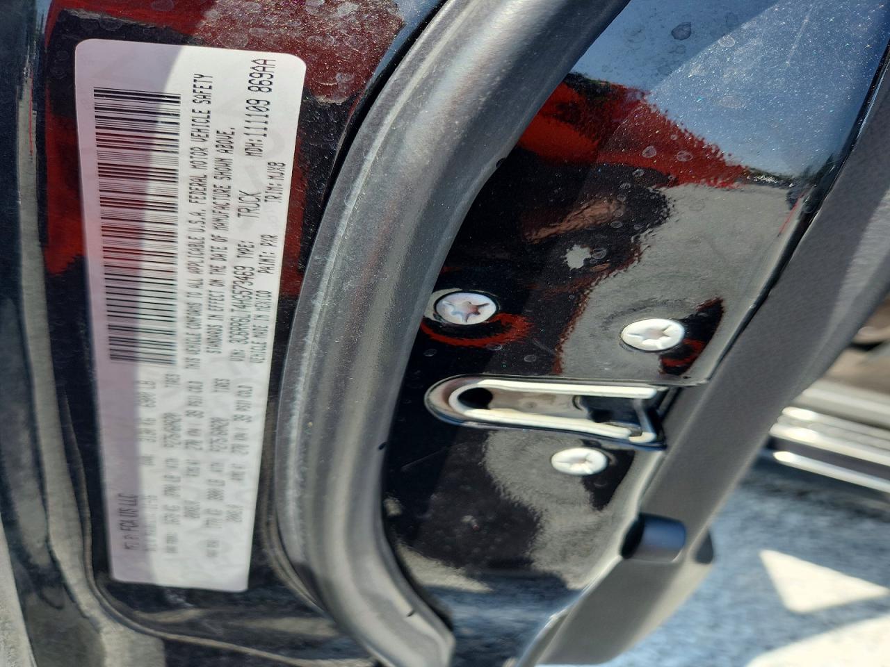 3C6RR6LT4HG573469 · 2017 RAM 1500 · 12/12