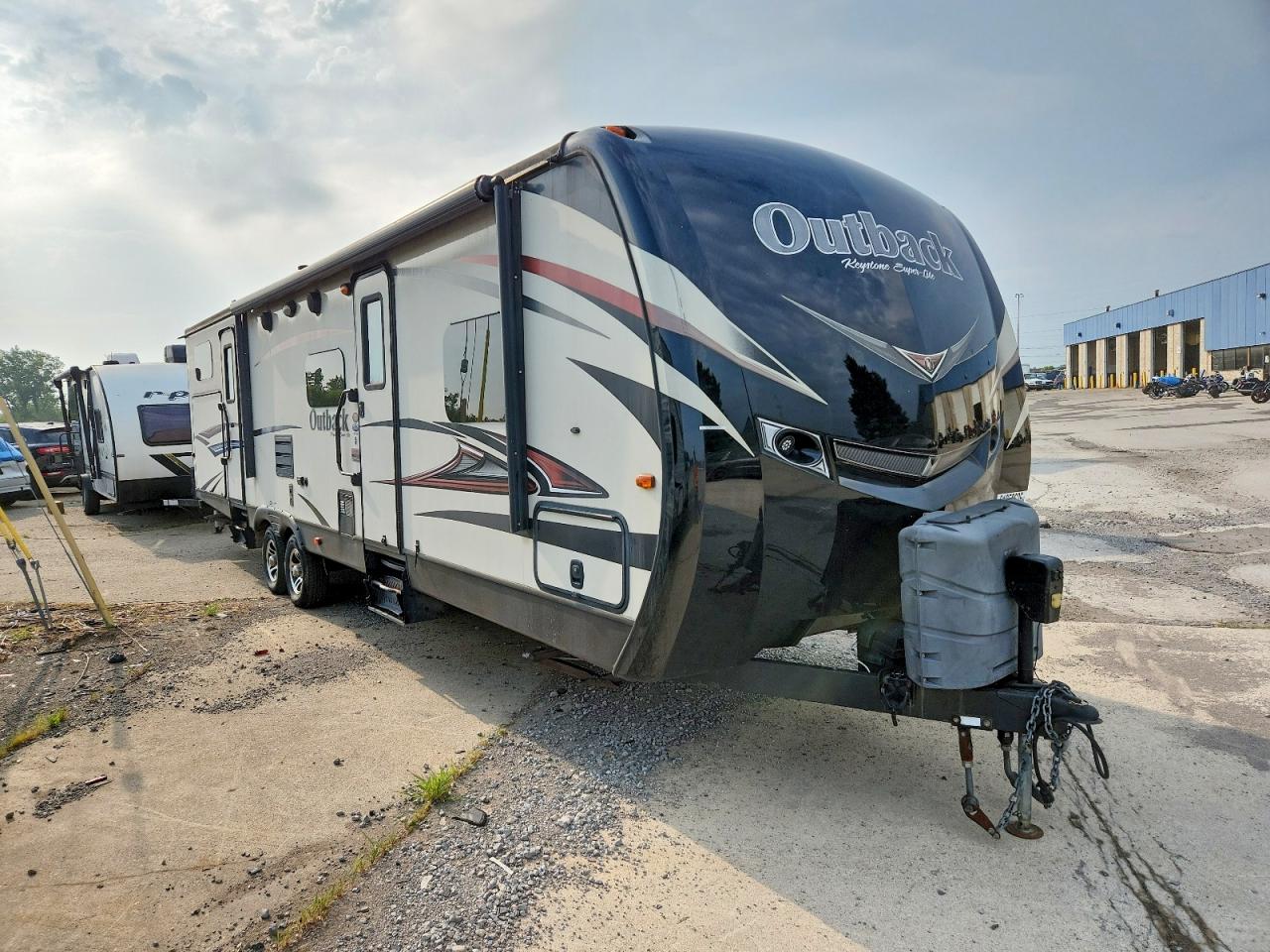 2016 KEYSTONE OUTBACK