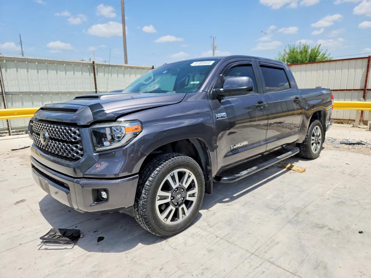 5TFEY5F12JX239389 · 2018 TOYOTA TUNDRA