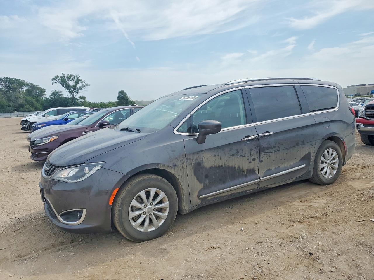 2C4RC1EGXJR101046 · 2018 CHRYSLER PACIFICA