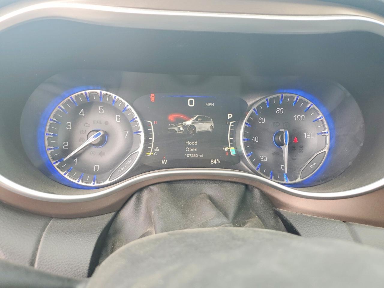 2C4RC1EGXJR101046 · 2018 CHRYSLER PACIFICA · 9/13