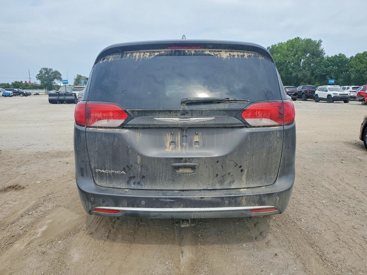 2C4RC1EGXJR101046 · 2018 CHRYSLER PACIFICA · 6/13