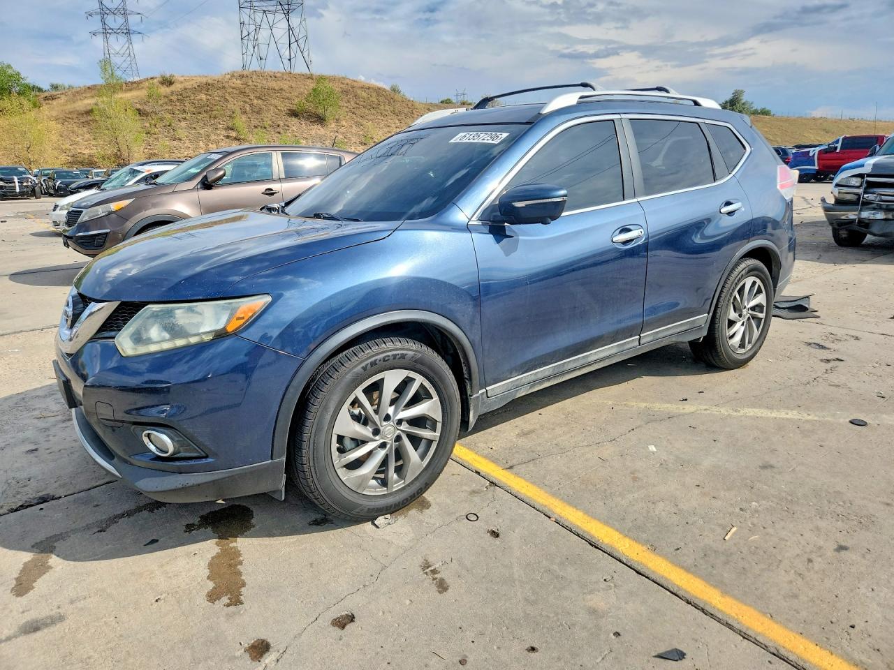5N1AT2MTXFC804787 · 2015 NISSAN ROGUE