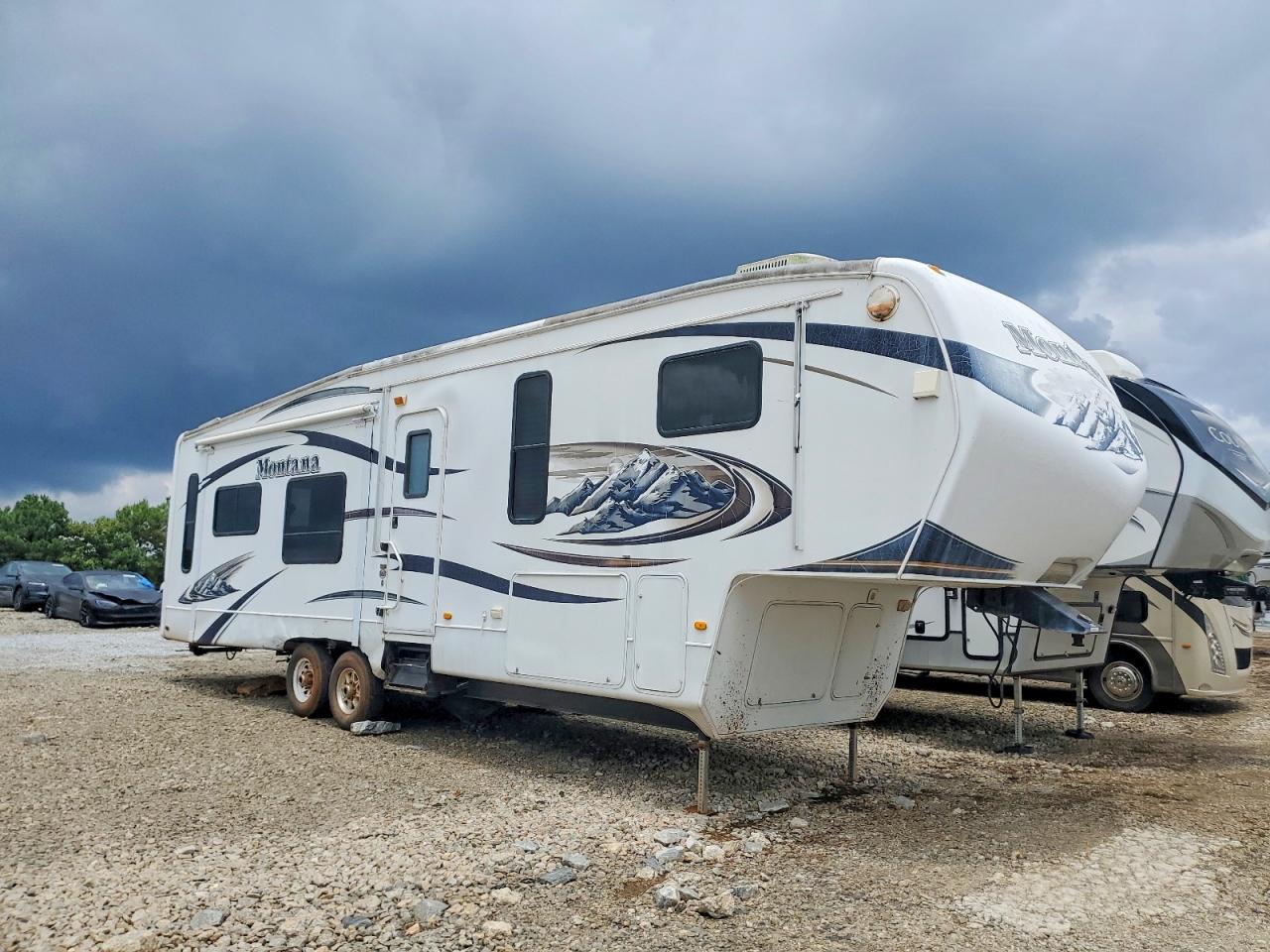 4YDF36022A4700180 · 2010 KEYSTONE MONTANA