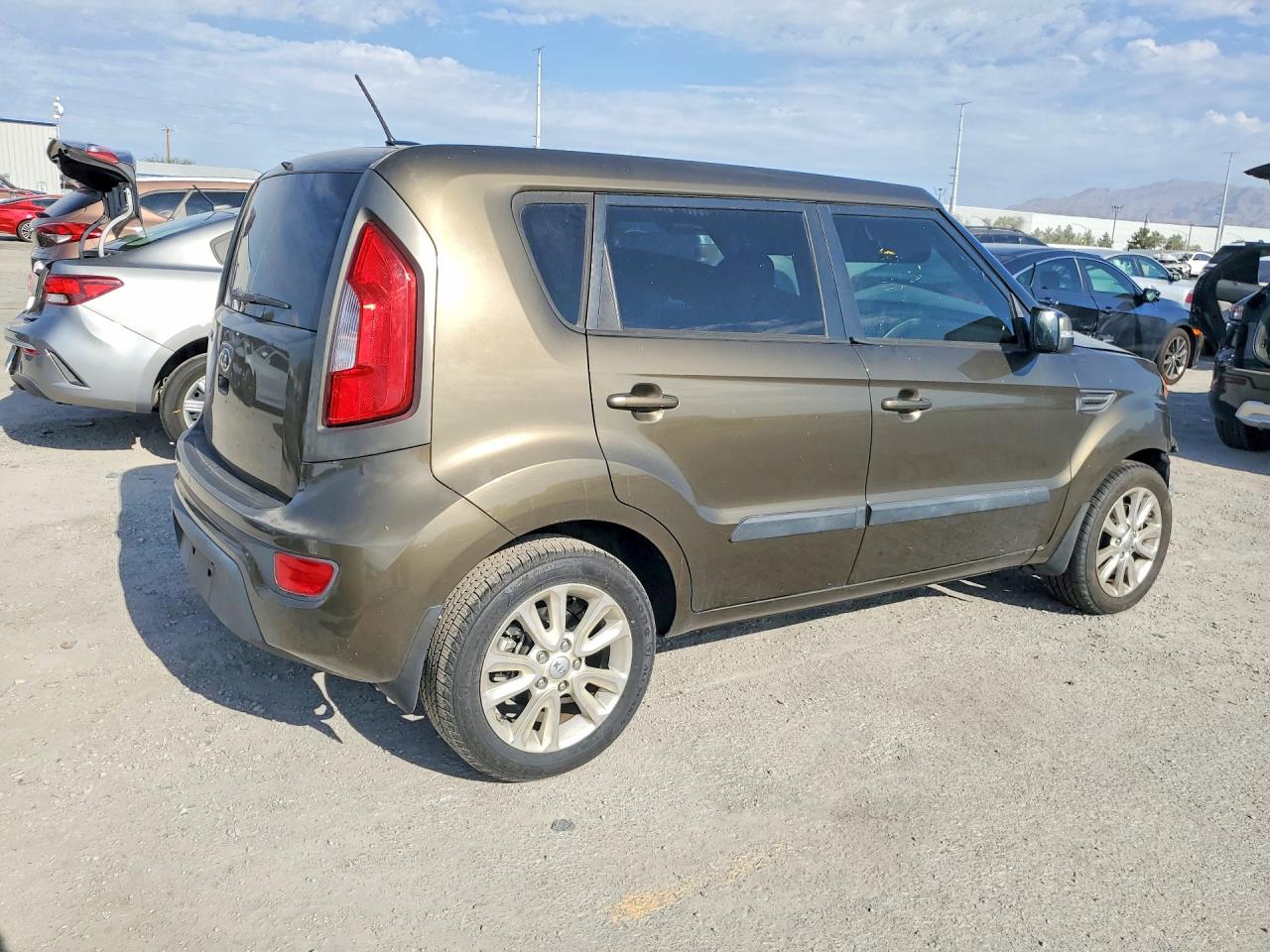 KNDJT2A60D7528287 · 2013 KIA SOUL · 3/14