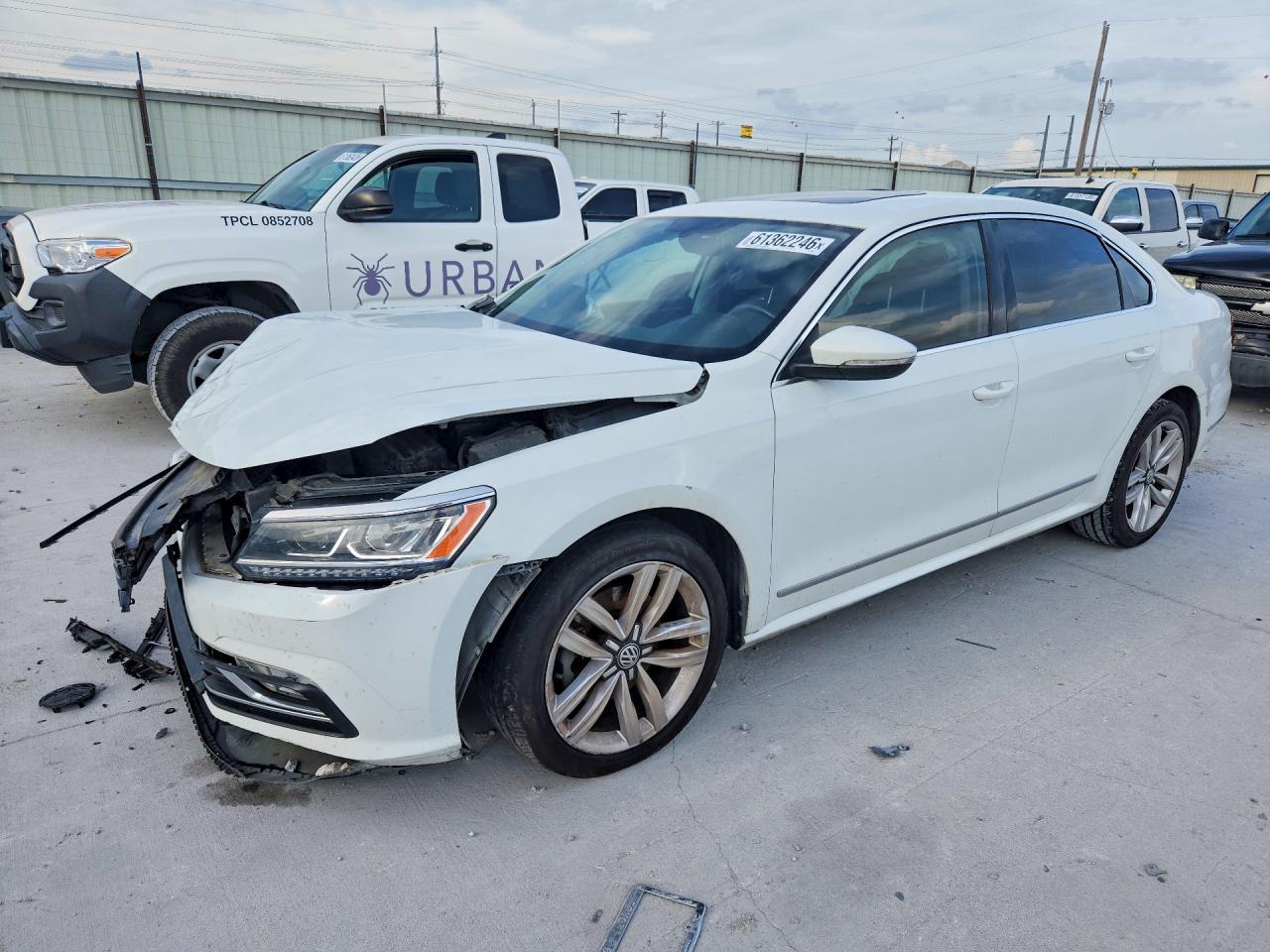 2016 VOLKSWAGEN PASSAT