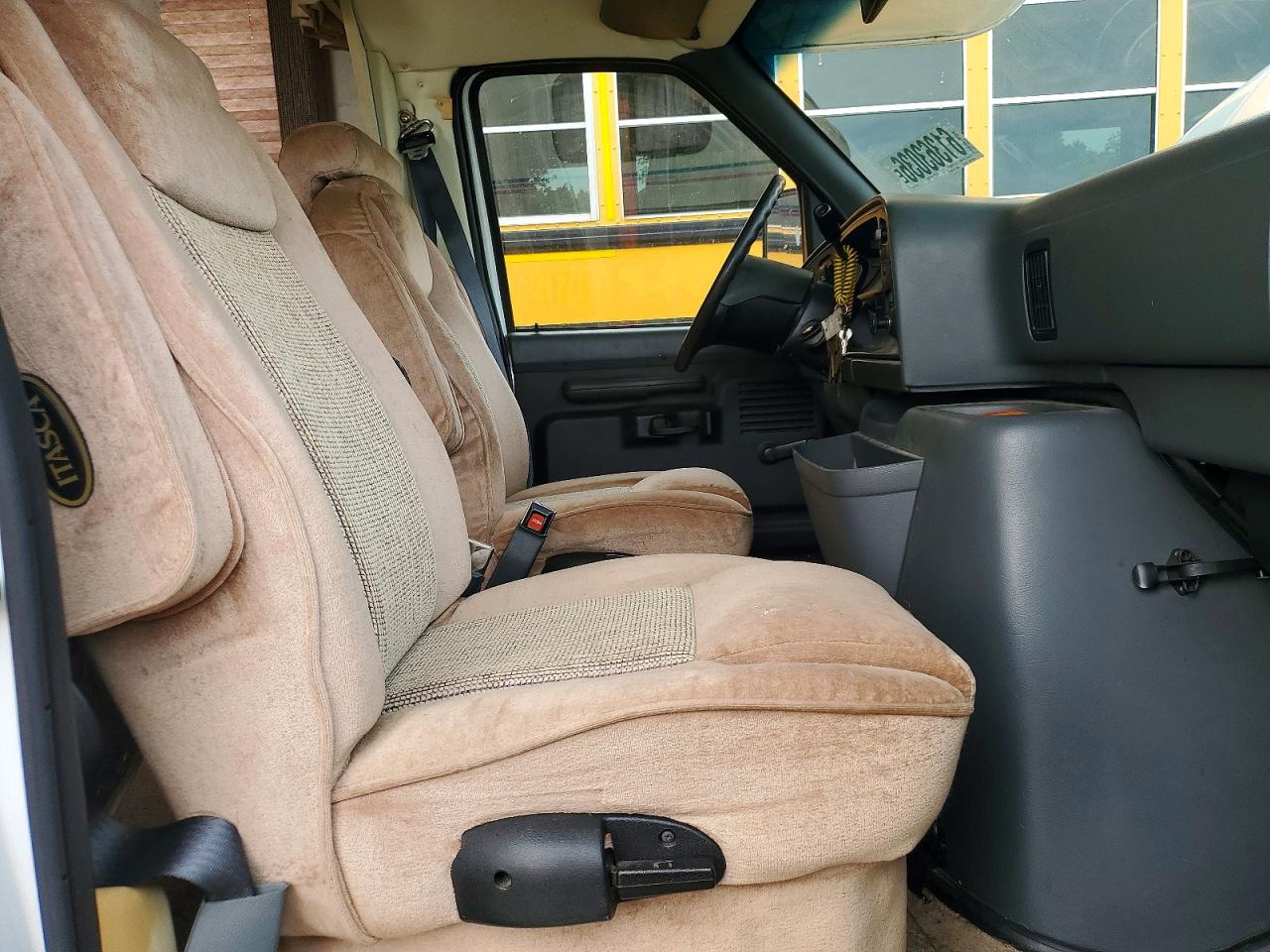 1FDKE30G1THA73842 · 1996 FORD ECONOLINE · 5/10