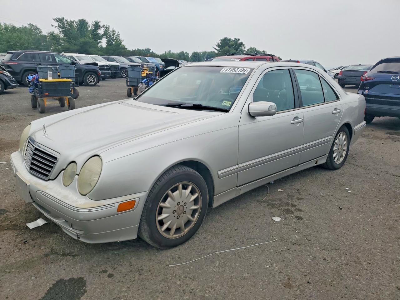 WDBJF65J9YB163851 · 2000 MERCEDES-BENZ E