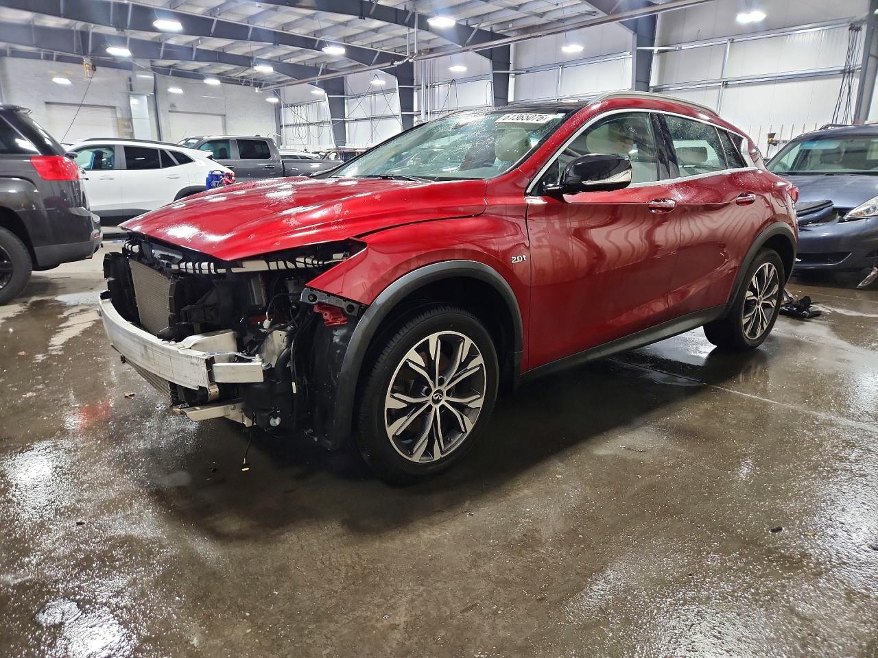 SJKCH5CR2KA011668 · 2019 INFINITI QX30