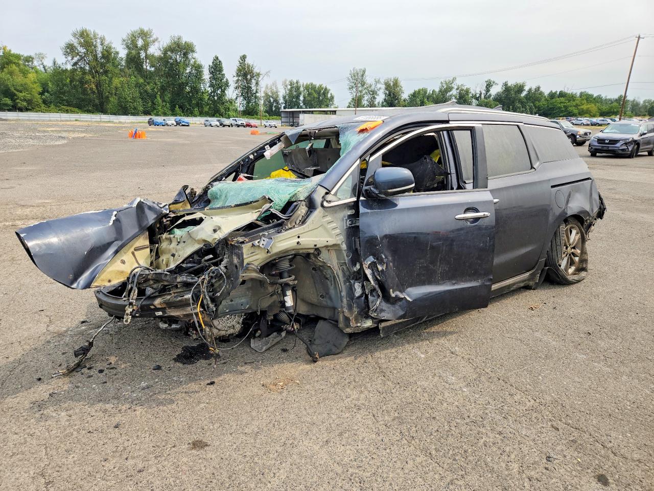 KNDME5C17G6147511 · 2016 KIA SEDONA