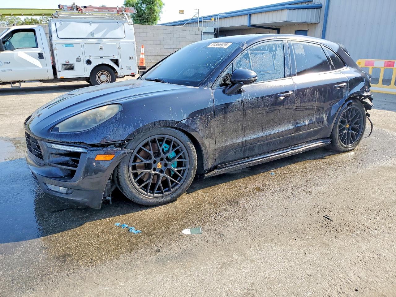 WP1AG2A5XHLB50132 · 2017 PORSCHE MACAN