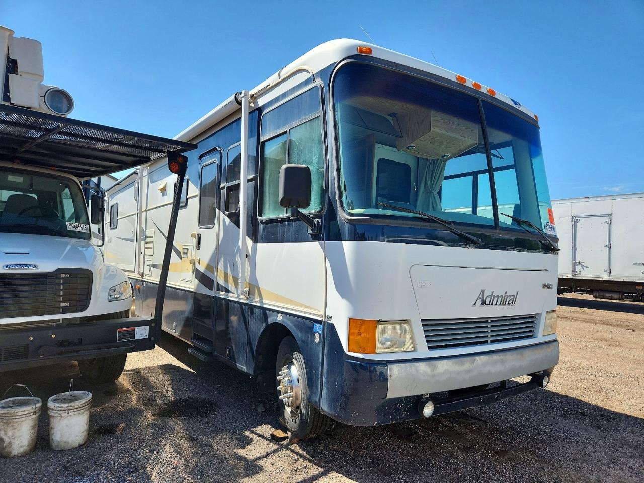 1FCNF53S5Y0A10145 · 2000 FORD F550