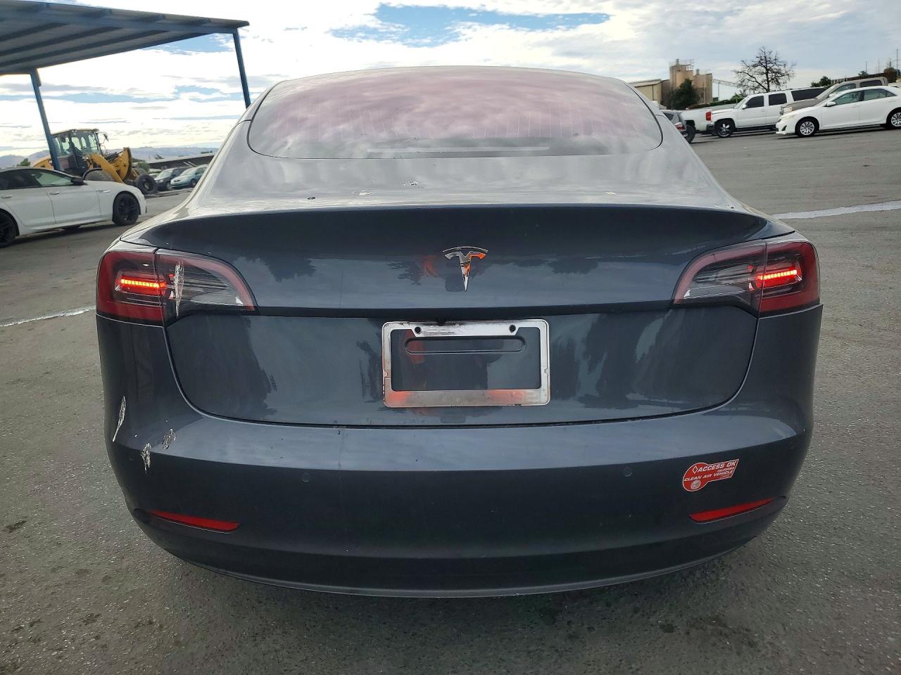 5YJ3E1EA2JF009548 · 2018 TESLA MODEL 3 · 6/12