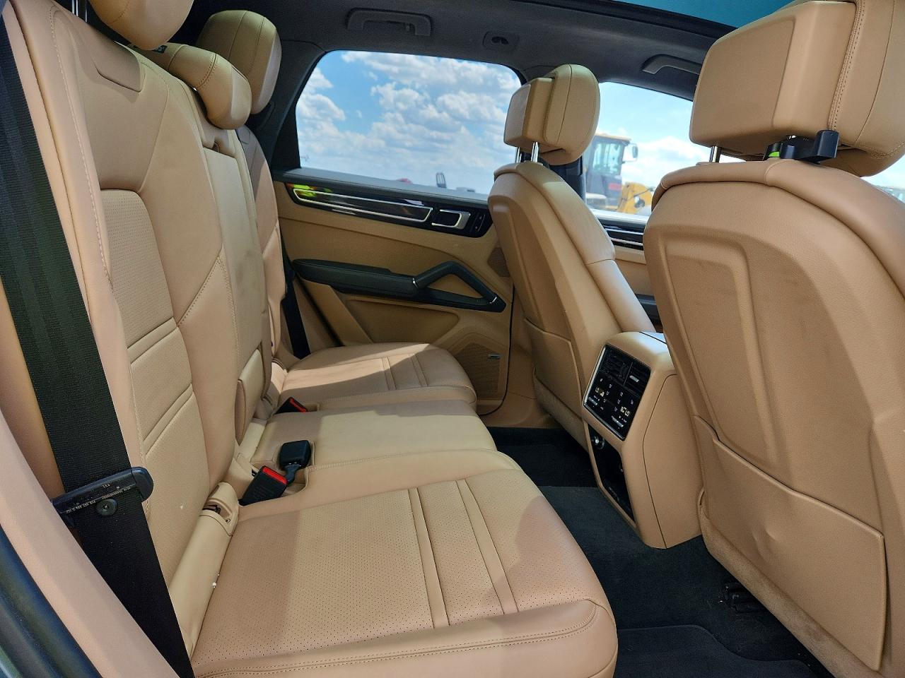 WP1AA2AY6KDA17204 · 2019 PORSCHE CAYENNE · 11/13