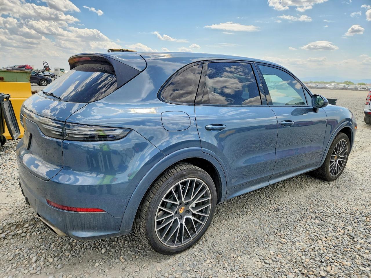 WP1AA2AY6KDA17204 · 2019 PORSCHE CAYENNE · 3/13