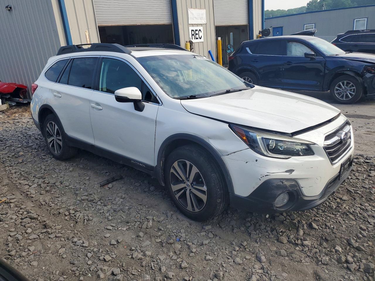 4S4BSANCXJ3366393 · 2018 SUBARU OUTBACK · 4/13
