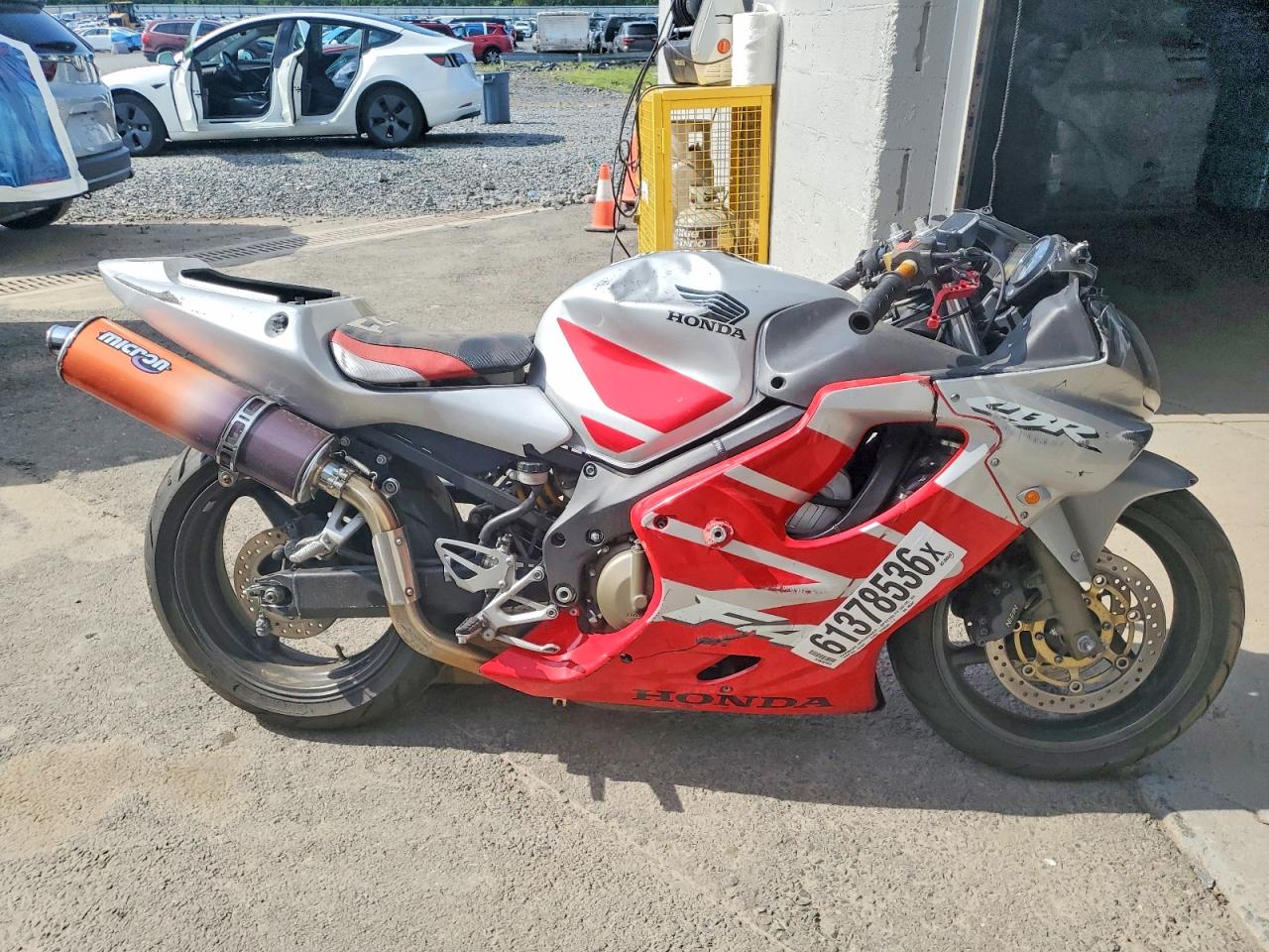 JH2PC35082M304776 · 2002 HONDA CBR600