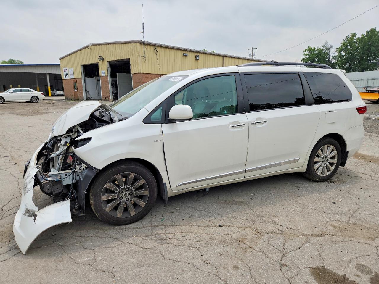 5TDDK3DC7GS139390 · 2016 TOYOTA SIENNA