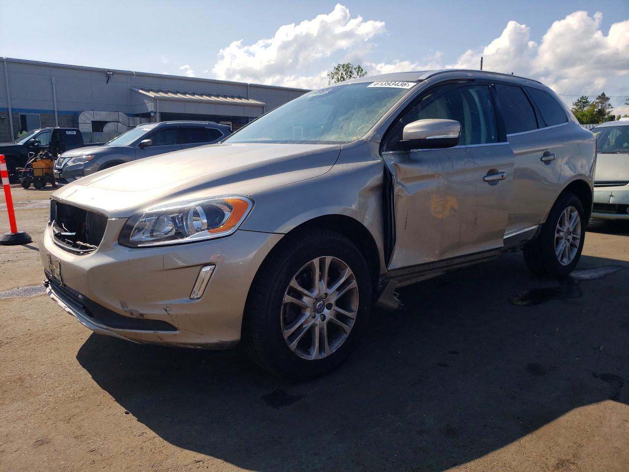 YV4612RK2G2858752 · 2016 VOLVO XC60