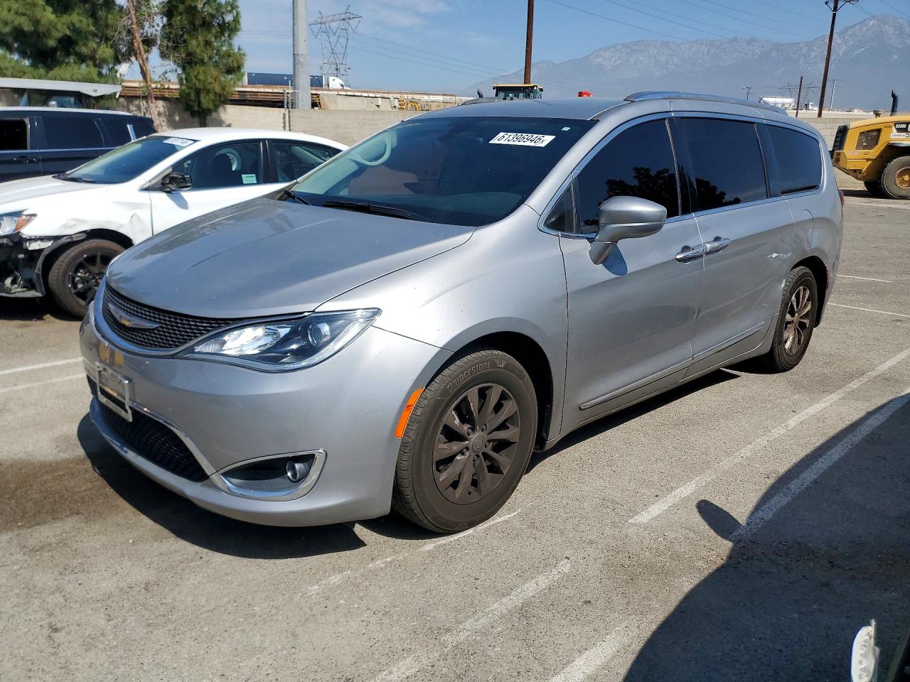 2C4RC1BG2JR233691 · 2018 CHRYSLER PACIFICA