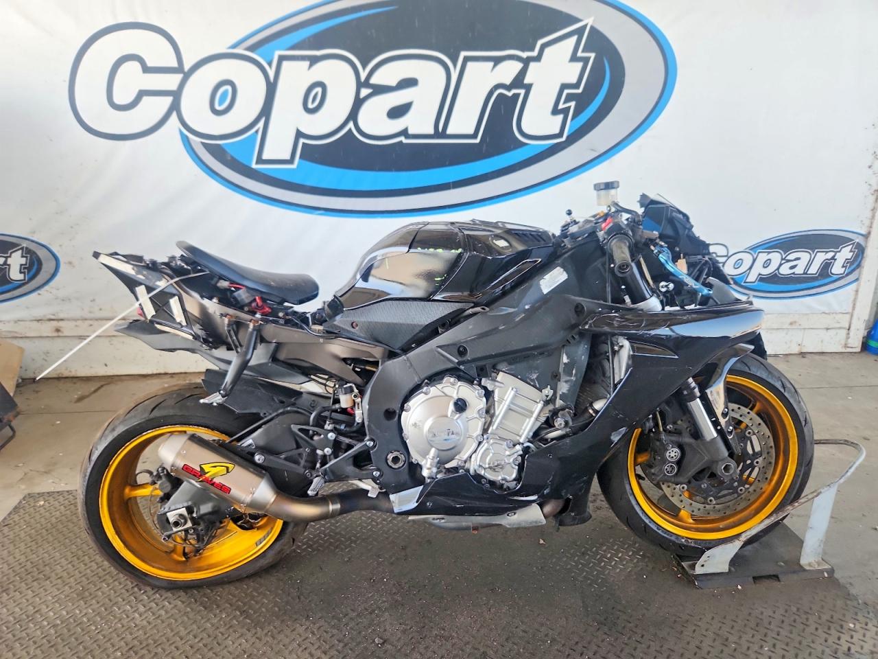 JYARN42E9GA000619 · 2016 YAMAHA YZFR1S
