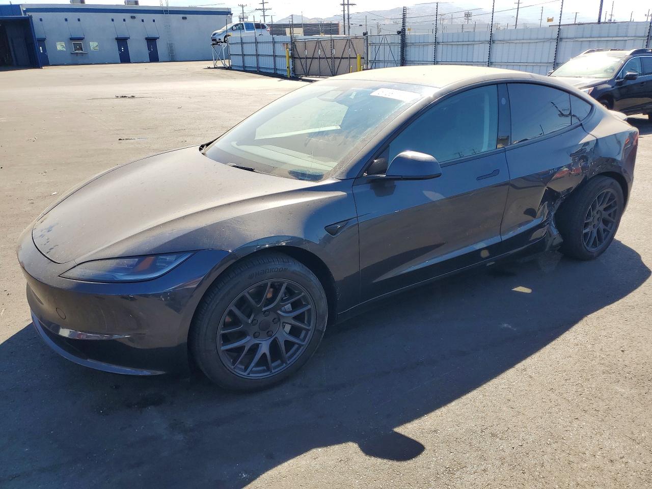 5YJ3E1EAXSF941952 · 2025 TESLA MODEL 3