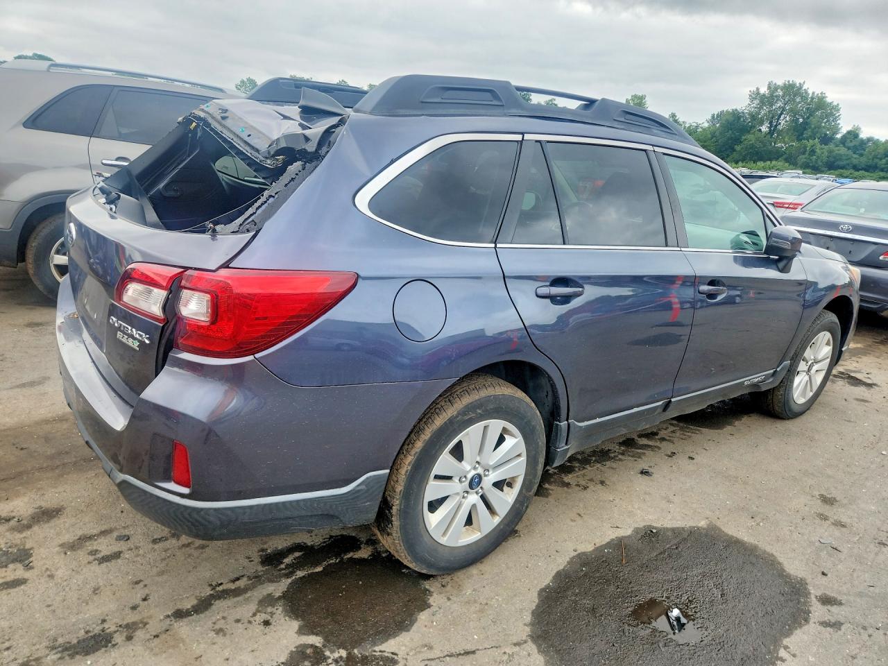 4S4BSAHC6H3304981 · 2017 SUBARU OUTBACK · 3/13