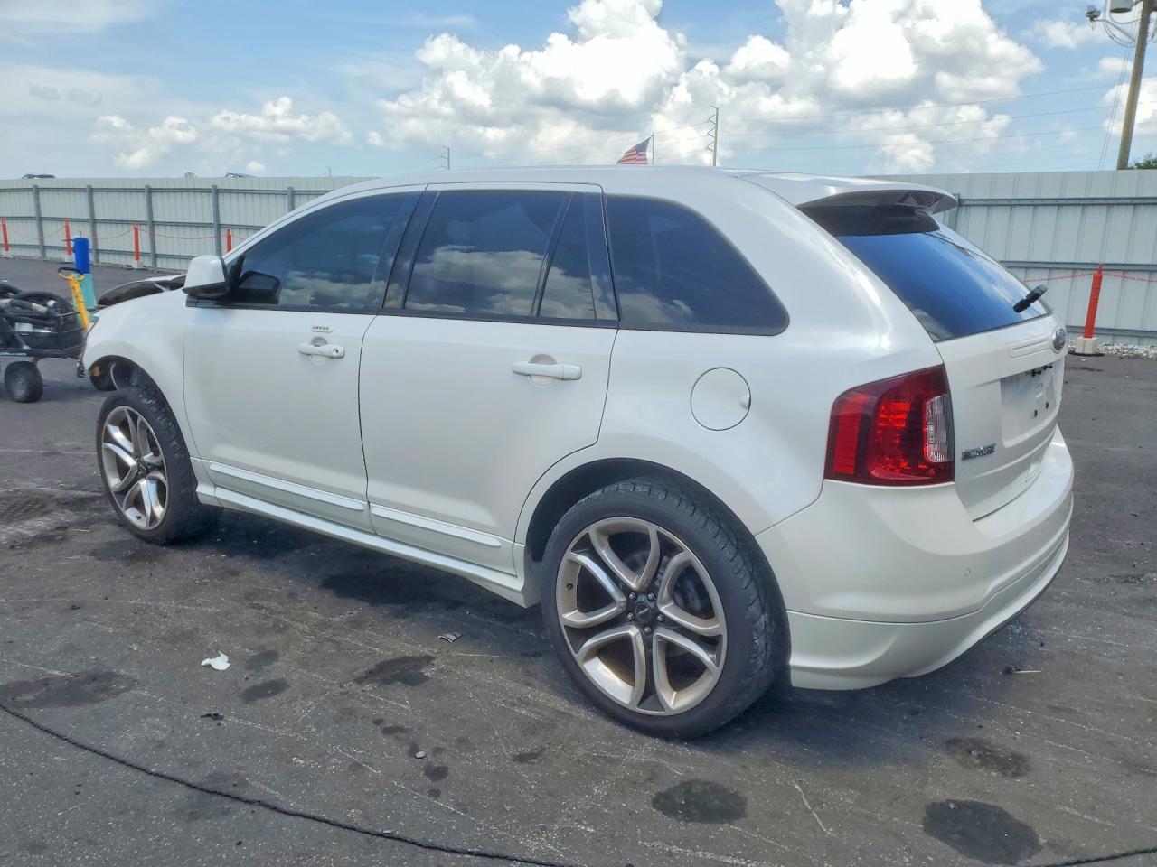 2FMDK3AK4BBA83832 · 2011 FORD EDGE · 2/14