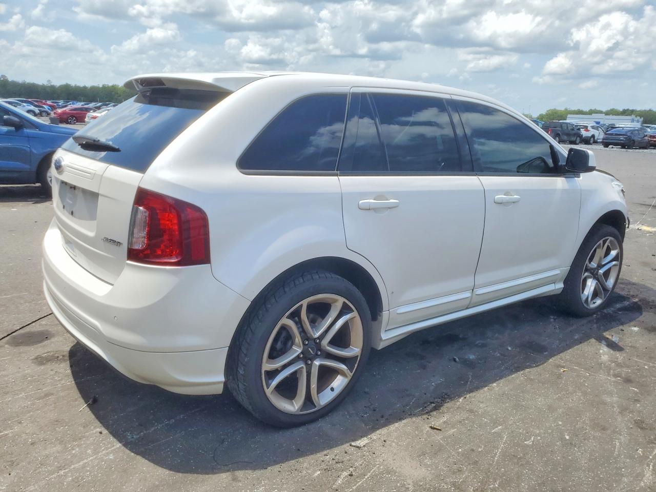 2FMDK3AK4BBA83832 · 2011 FORD EDGE · 3/14
