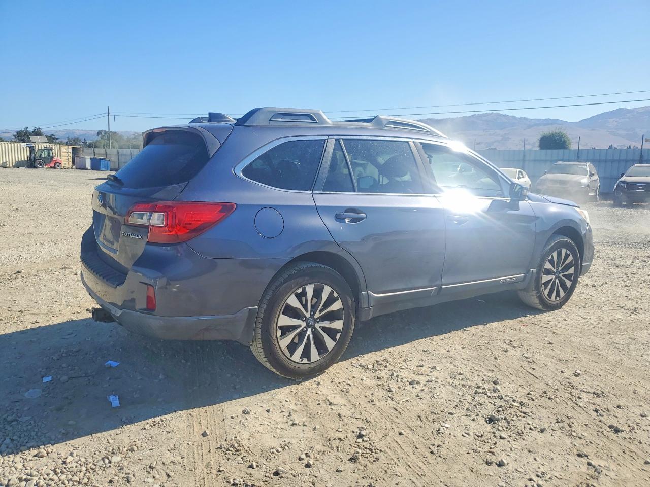 4S4BSAKC6H3266273 · 2017 SUBARU OUTBACK · 3/13