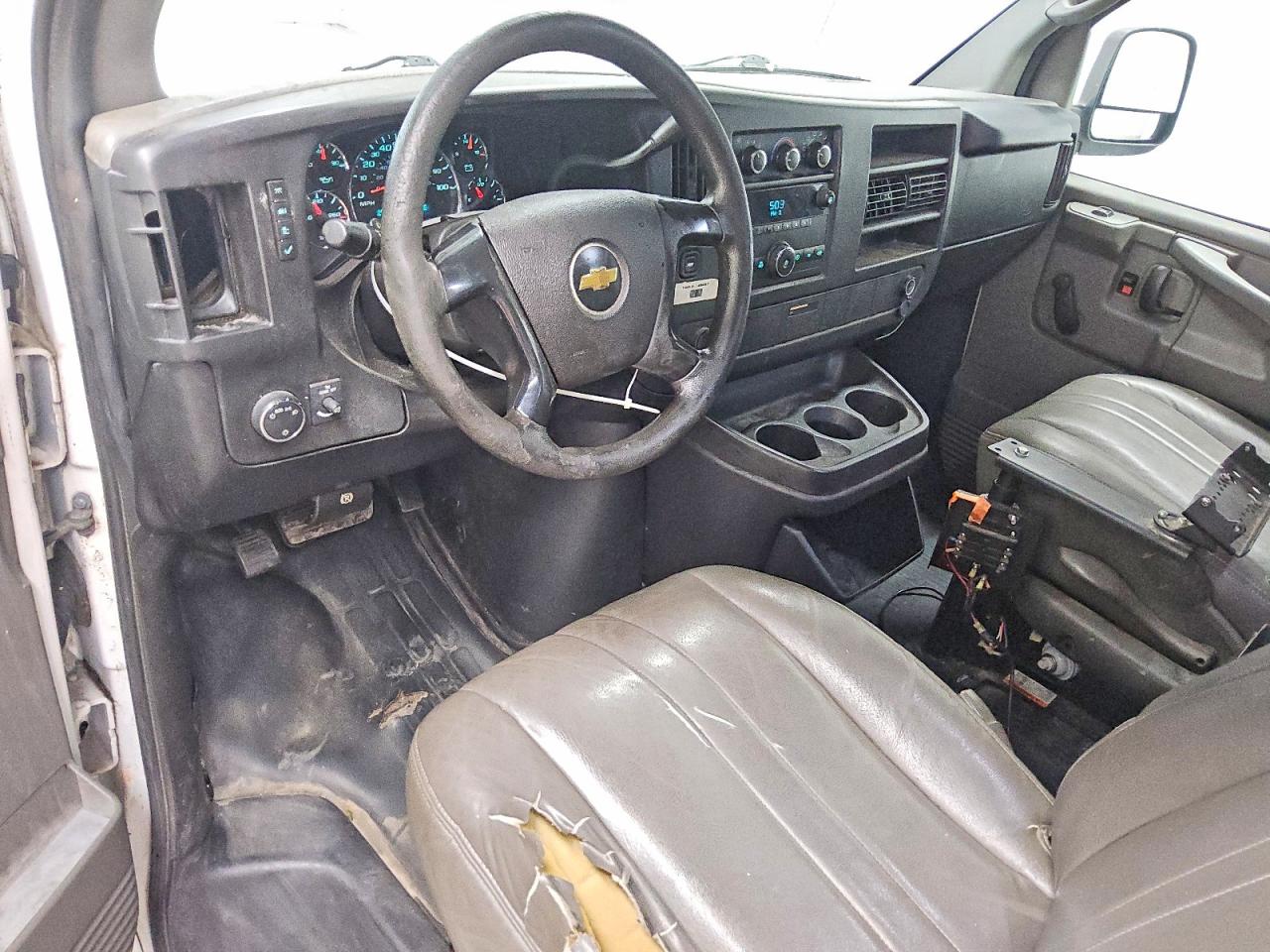1GCSGAFX1E1165815 · 2014 CHEVROLET EXPRESS G1500 · 8/12